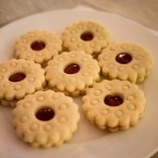 Rhubarb and vanilla jam jammy dodgers.